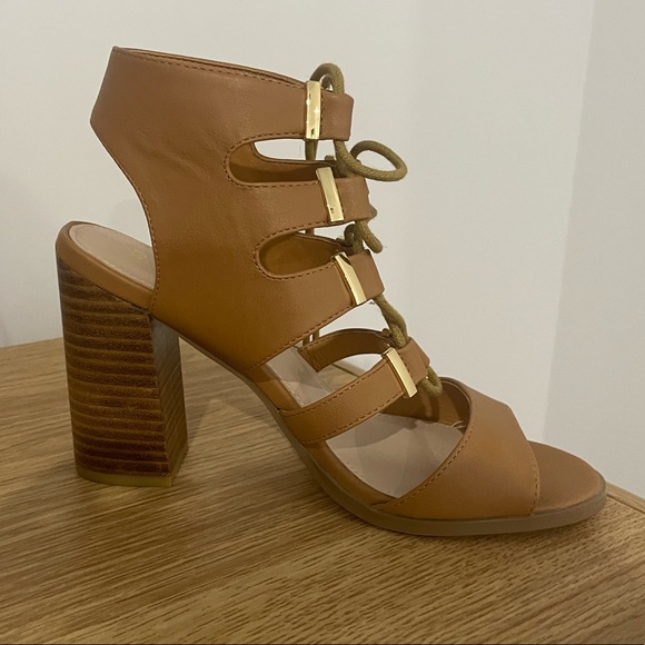 Lace Up Block Heels 🤎 - Picture 3 of 11